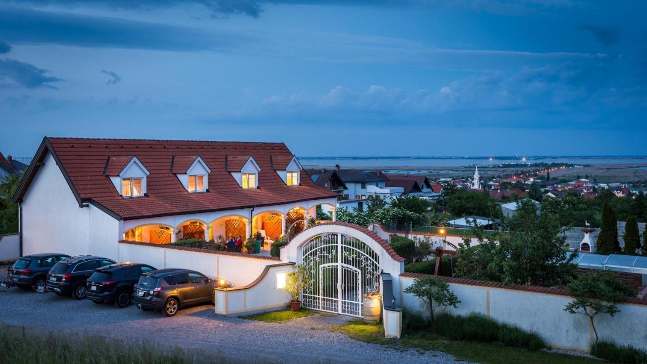 Appartementhaus Martina Mörbisch am See Esterno foto